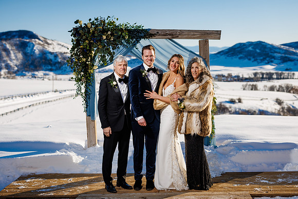 Zach_Rebecca_Wdg-Group-108