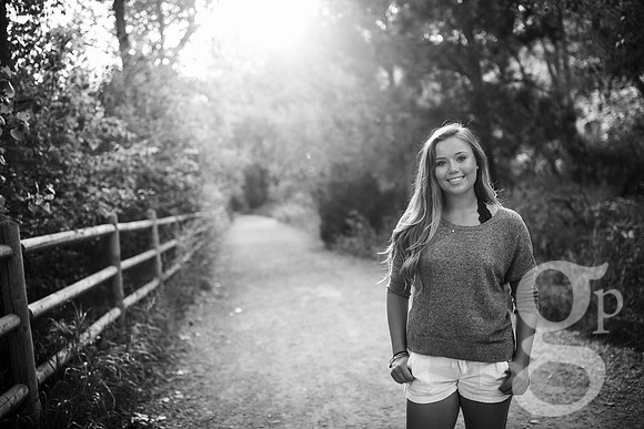 Leah_Senior-BW-58