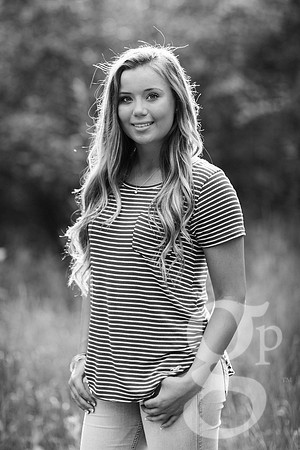 Leah_Senior-BW-32