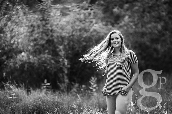 Leah_Senior-BW-35