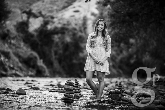 Leah_Senior-BW-129