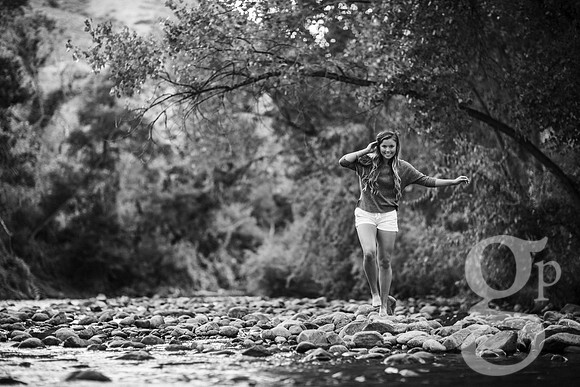 Leah_Senior-BW-112