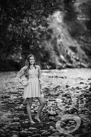 Leah_Senior-BW-119