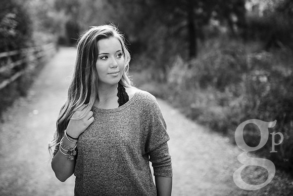 Leah_Senior-BW-57