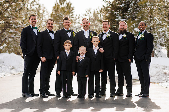 Cara_Sean_Wdg-Group-37