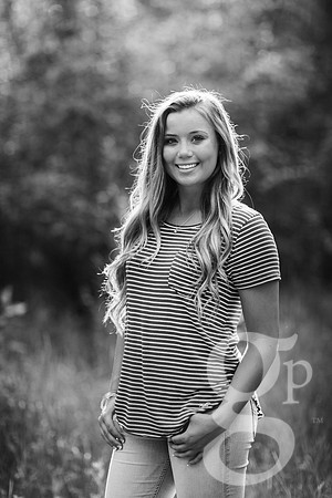 Leah_Senior-BW-33
