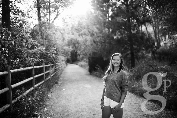 Leah_Senior-BW-55